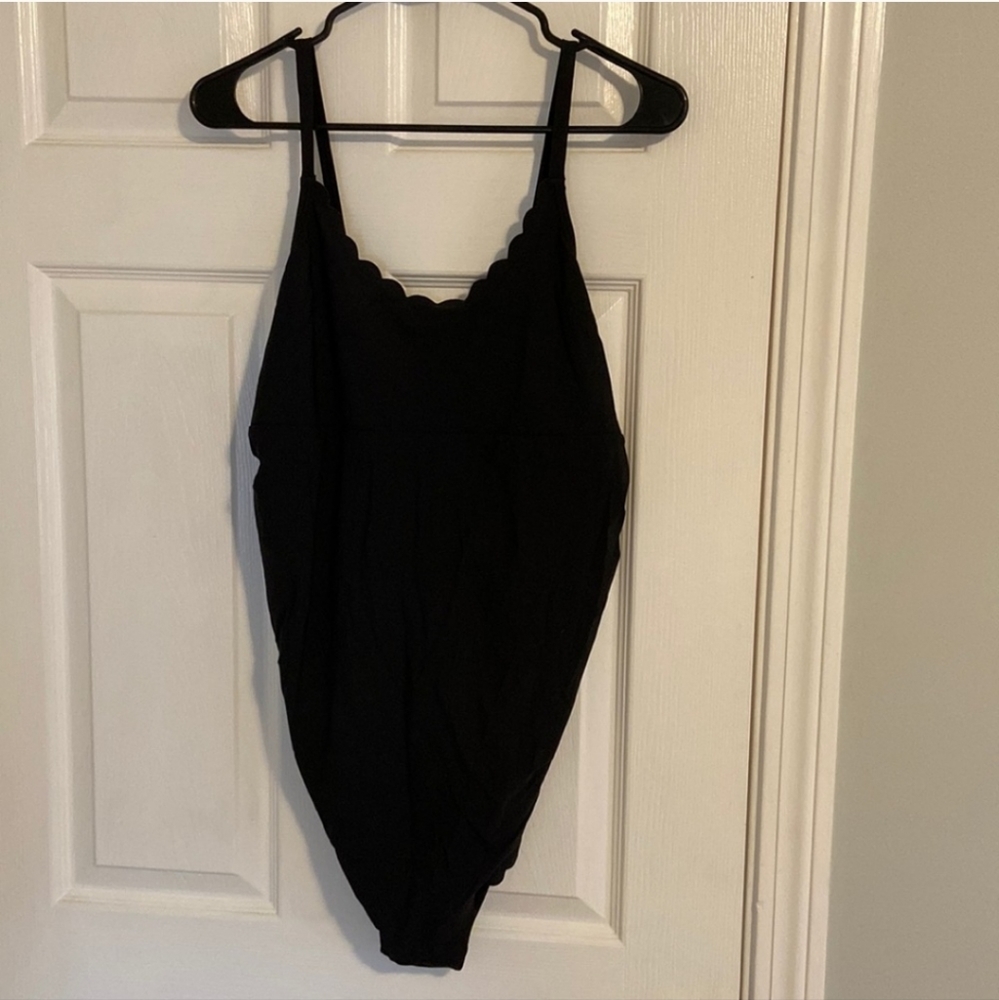 H&M mama maternity swimsuit sz L